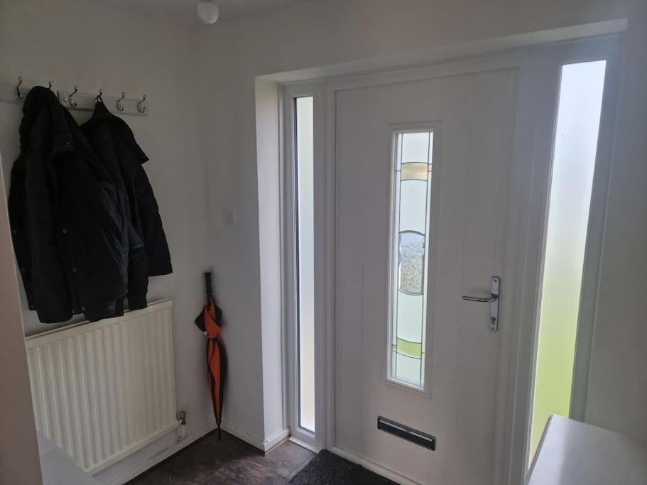 3 Bedroom Detached House Centre Of Whitchurch *