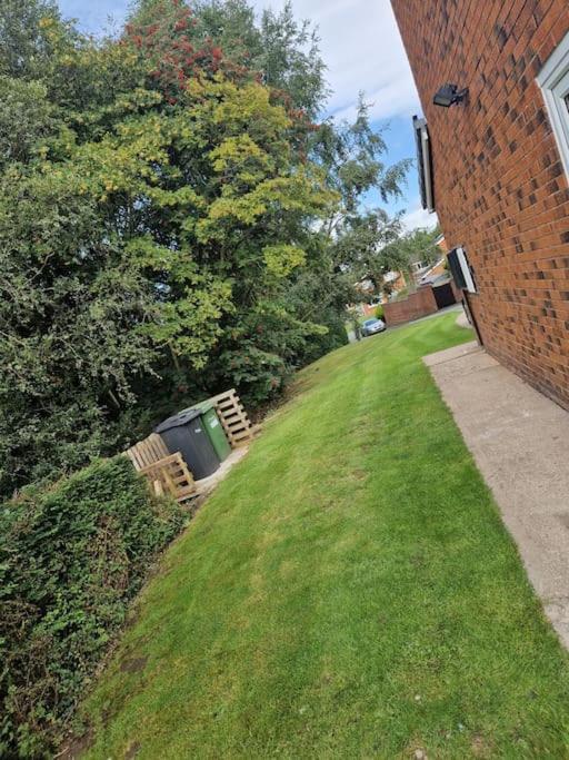 3 Bedroom Detached House Centre Of Whitchurch Holiday home *